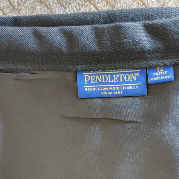 Pendleton Wool Skirt lined, side zipper, back slits. - Picture 5 of 15